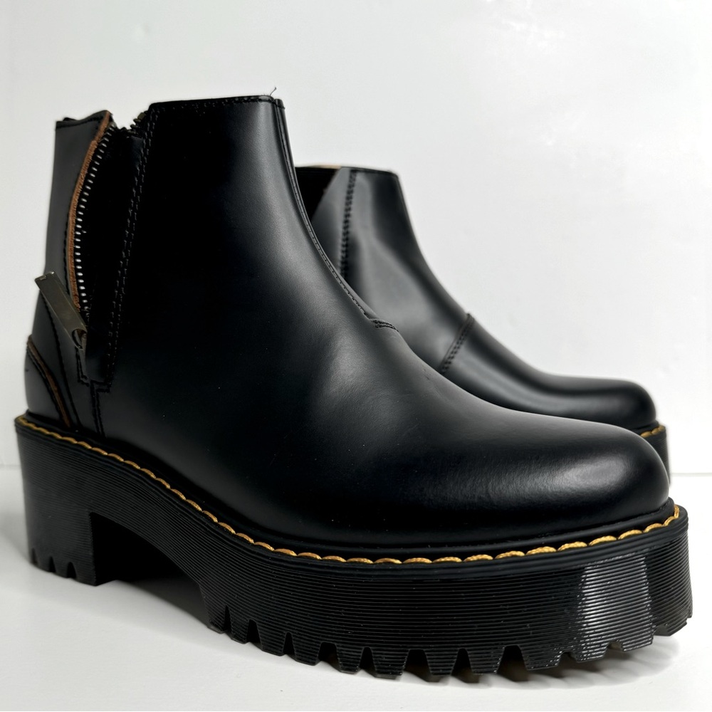 Dr. Martens Rometty II Black
Vintage Smooth Leather Boot-size 8 —Never used
